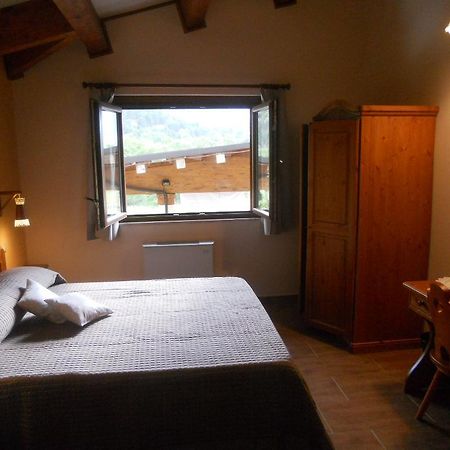 La Locanda Del Lago Lucciola Villalago Exterior foto