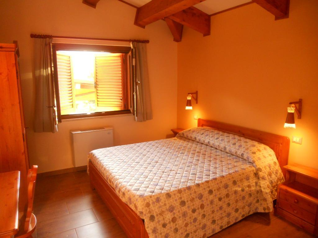 La Locanda Del Lago Lucciola Villalago Exterior foto