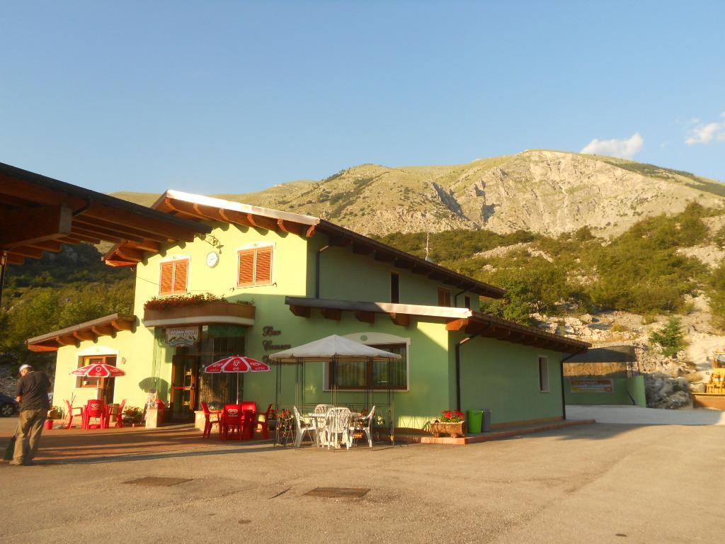 La Locanda Del Lago Lucciola Villalago Exterior foto